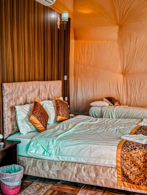 Rum Lucille Luxury camp
